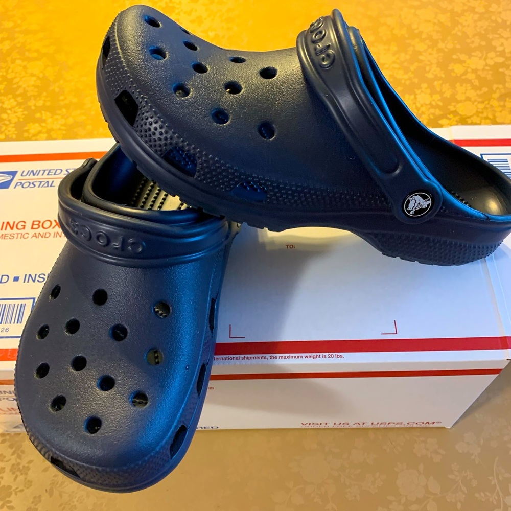 Crocs Comfort Classics Navy Blue Women’s Size 8/Men’s Size 6